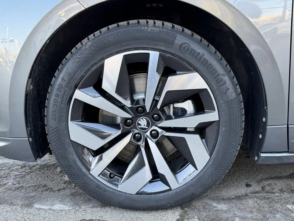 Škoda Enyaq 85 Sportline 82 kWh 210 kW 1° přev elektro / 210kW