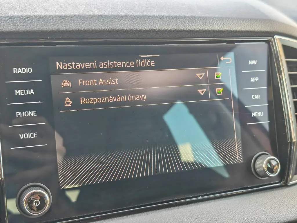 Škoda Karoq FRESH 6MP 1,5TSI / 110kW