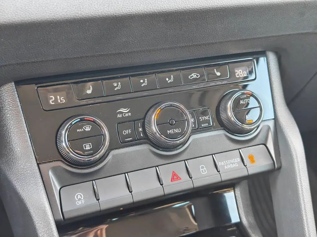 Škoda Karoq FRESH 6MP 1,5TSI / 110kW