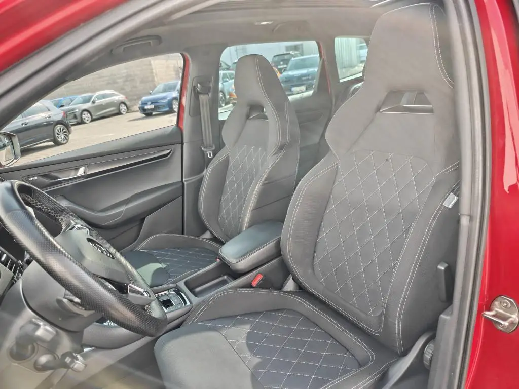 Škoda Karoq Karoq 2,0TSI 140kW Sportline 7DSG 4x4 2,0 TSI / 140kW