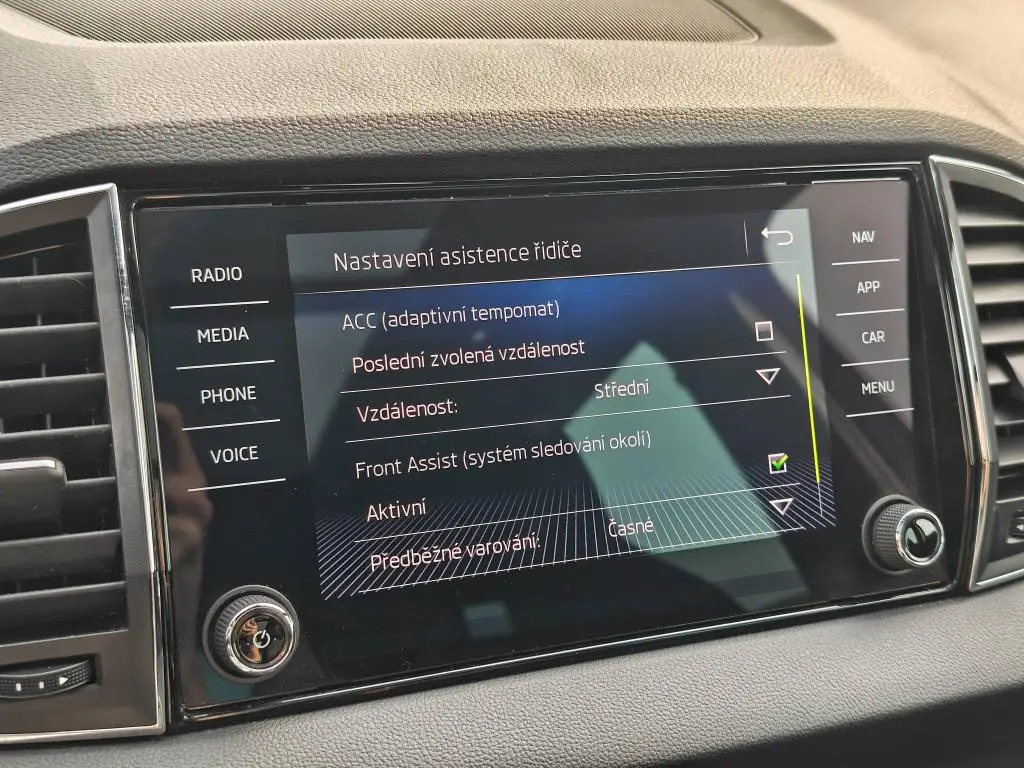 Škoda Karoq Karoq 2,0TSI 140kW Sportline 7DSG 4x4 2,0 TSI / 140kW