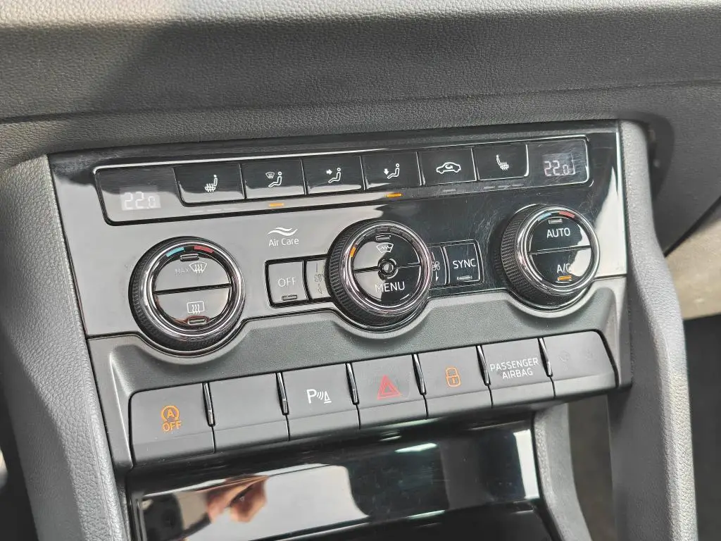 Škoda Karoq Karoq 2,0TSI 140kW Sportline 7DSG 4x4 2,0 TSI / 140kW