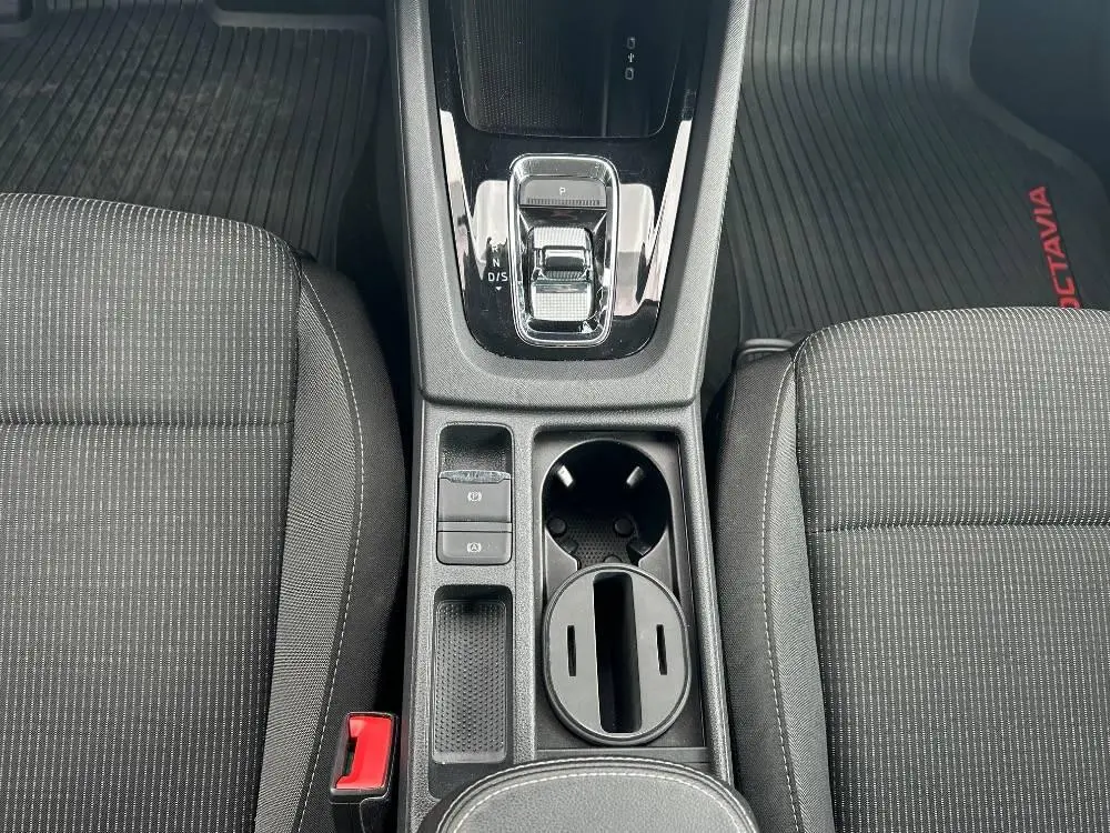Škoda Octavia Ambition 7DSG 2,0TDI / 85kW