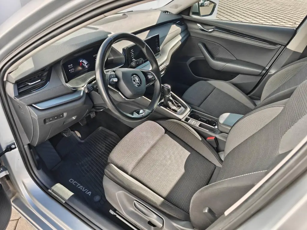 Škoda Octavia Combi Ambition 6MP 2,0TDI / 85kW