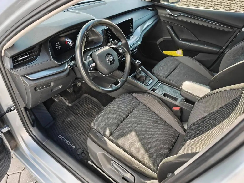 Škoda Octavia Combi Ambition 6MP 2,0TDI / 85kW