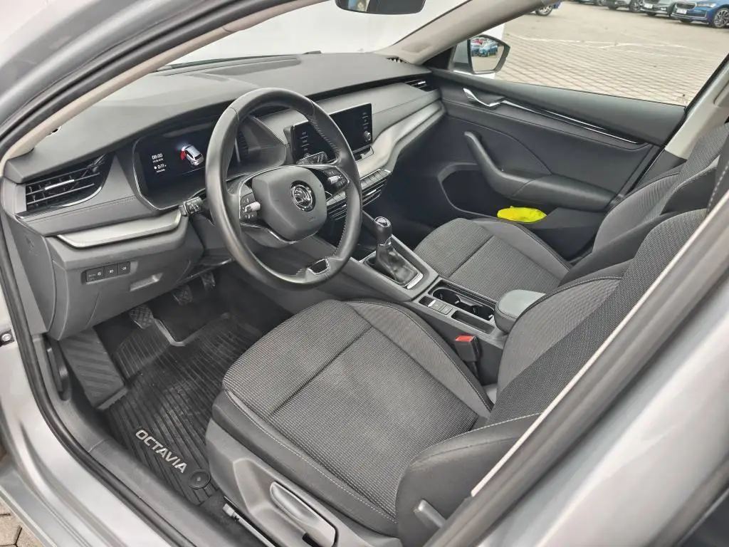 Škoda Octavia Combi Ambition 6MP 2,0TDI / 85kW