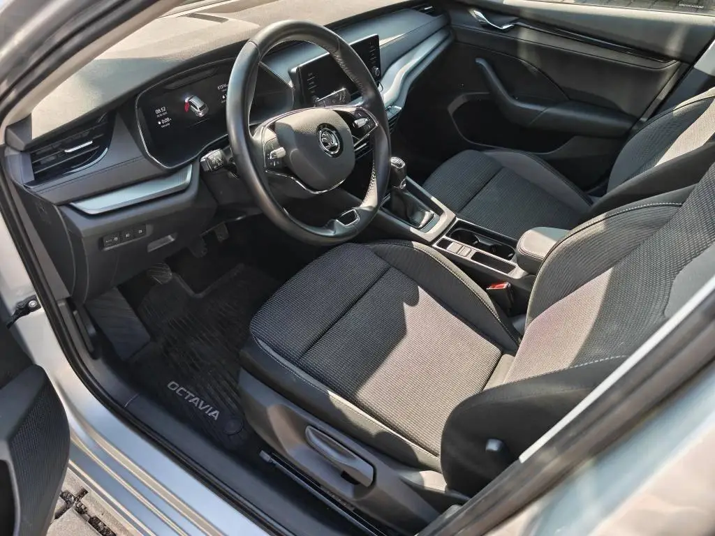 Škoda Octavia Combi Ambition 6MP 2,0TDI / 85kW