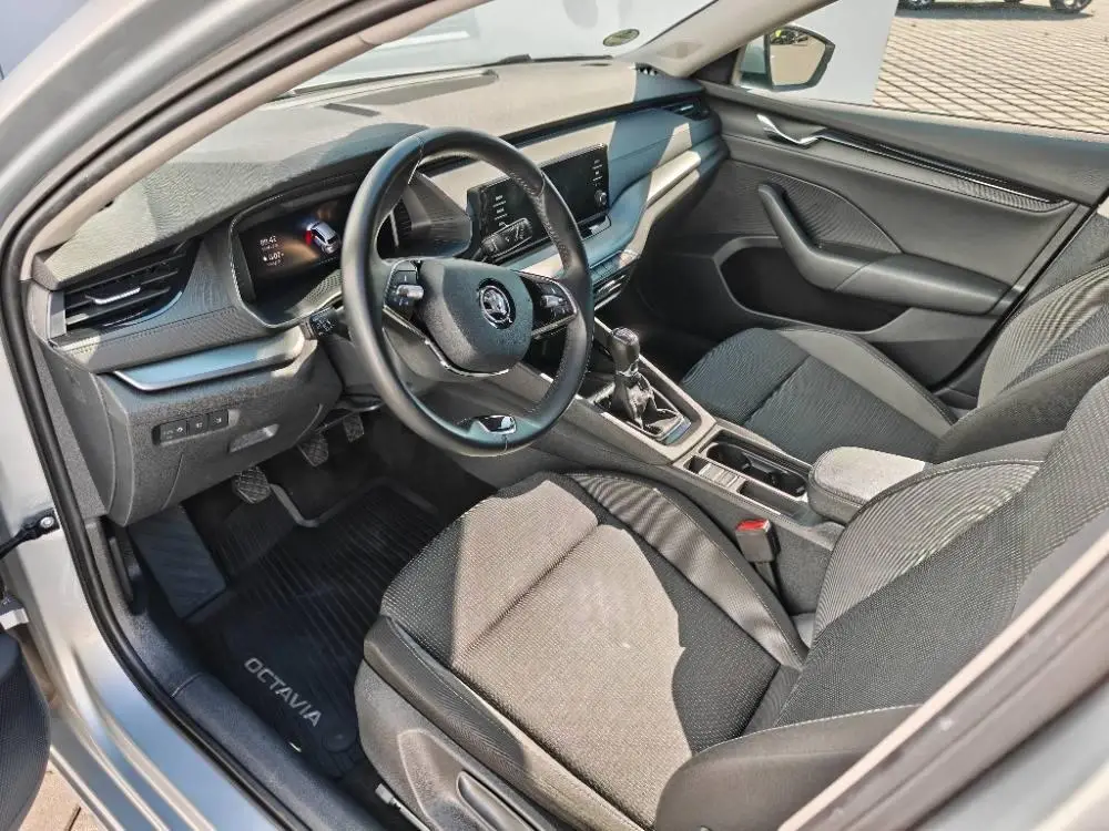 Škoda Octavia Combi Ambition 6MP 2,0TDI / 85kW