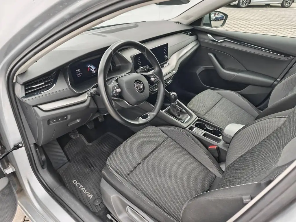 Škoda Octavia Combi Ambition 6MP 2,0TDI / 85kW