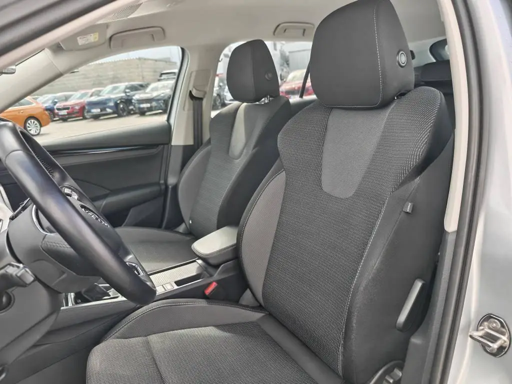 Škoda Octavia Combi Ambition 6MP 2,0TDI / 85kW