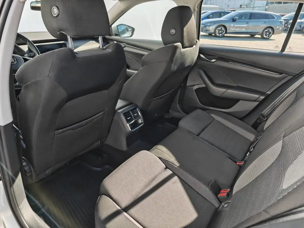 Škoda Octavia Combi Ambition 6MP 2,0TDI / 85kW