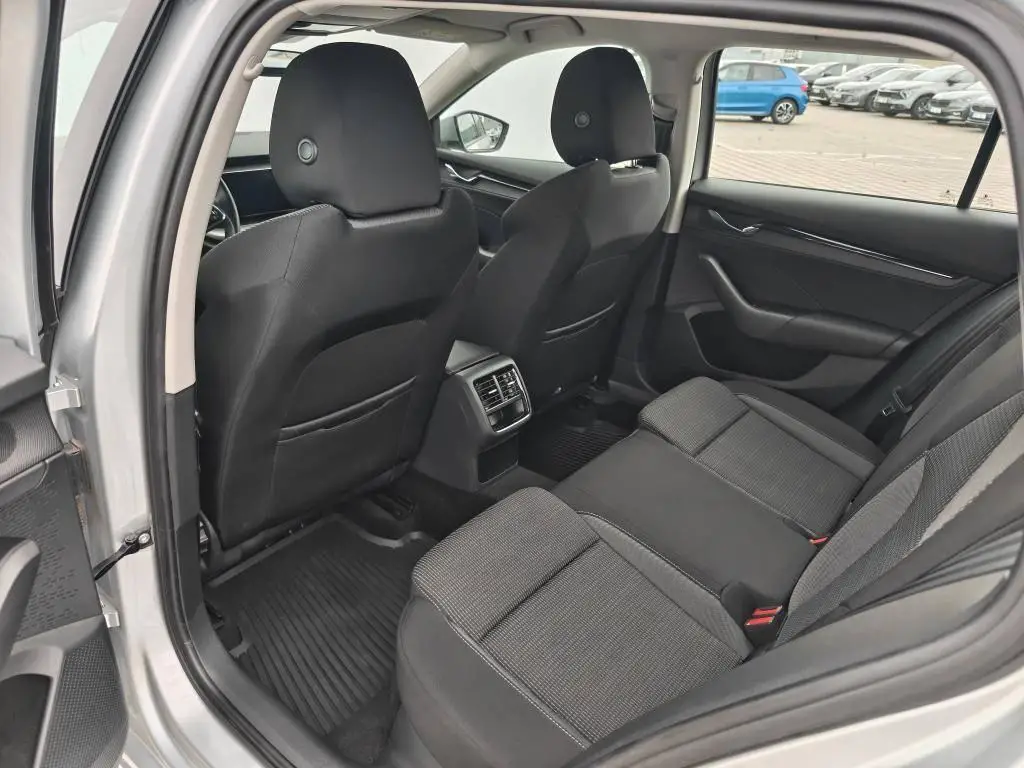 Škoda Octavia Combi Ambition 6MP 2,0TDI / 85kW