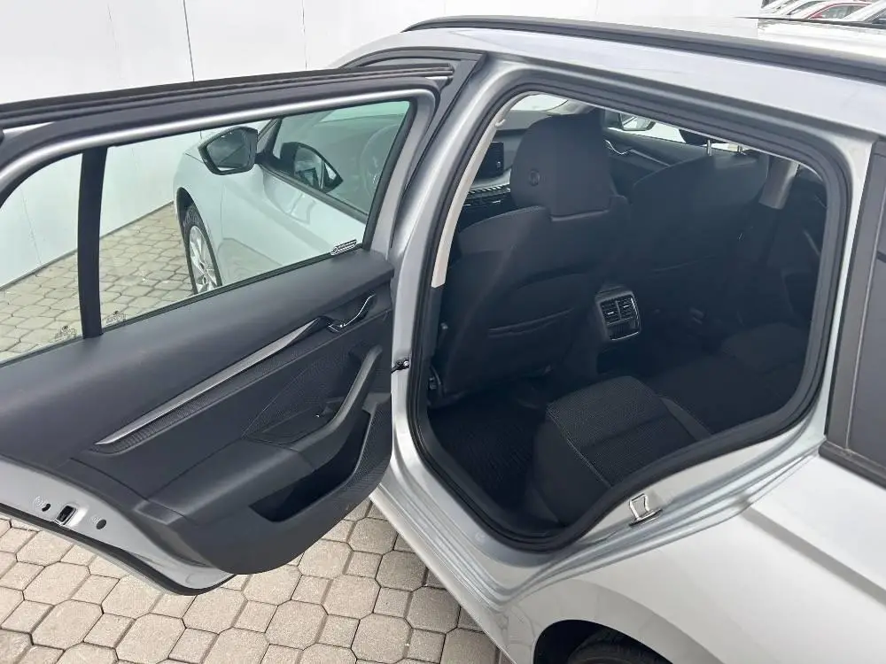 Škoda Octavia Combi Ambition 6MP 2,0TDI / 85kW