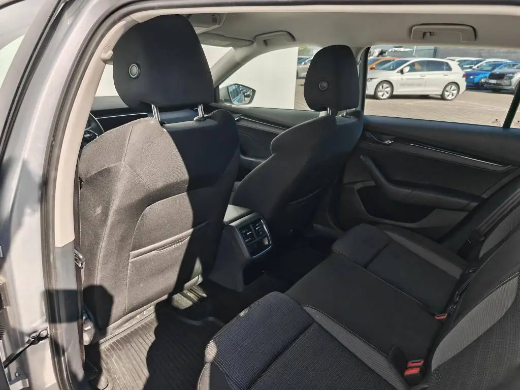 Škoda Octavia Combi Ambition 6MP 2,0TDI / 85kW