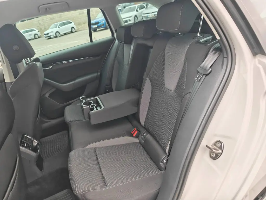 Škoda Octavia Combi Ambition 6MP 2,0TDI / 85kW