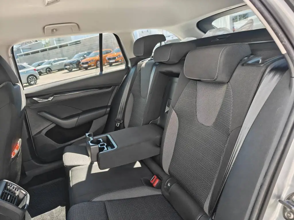 Škoda Octavia Combi Ambition 6MP 2,0TDI / 85kW