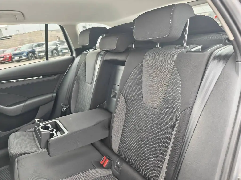 Škoda Octavia Combi Ambition 6MP 2,0TDI / 85kW