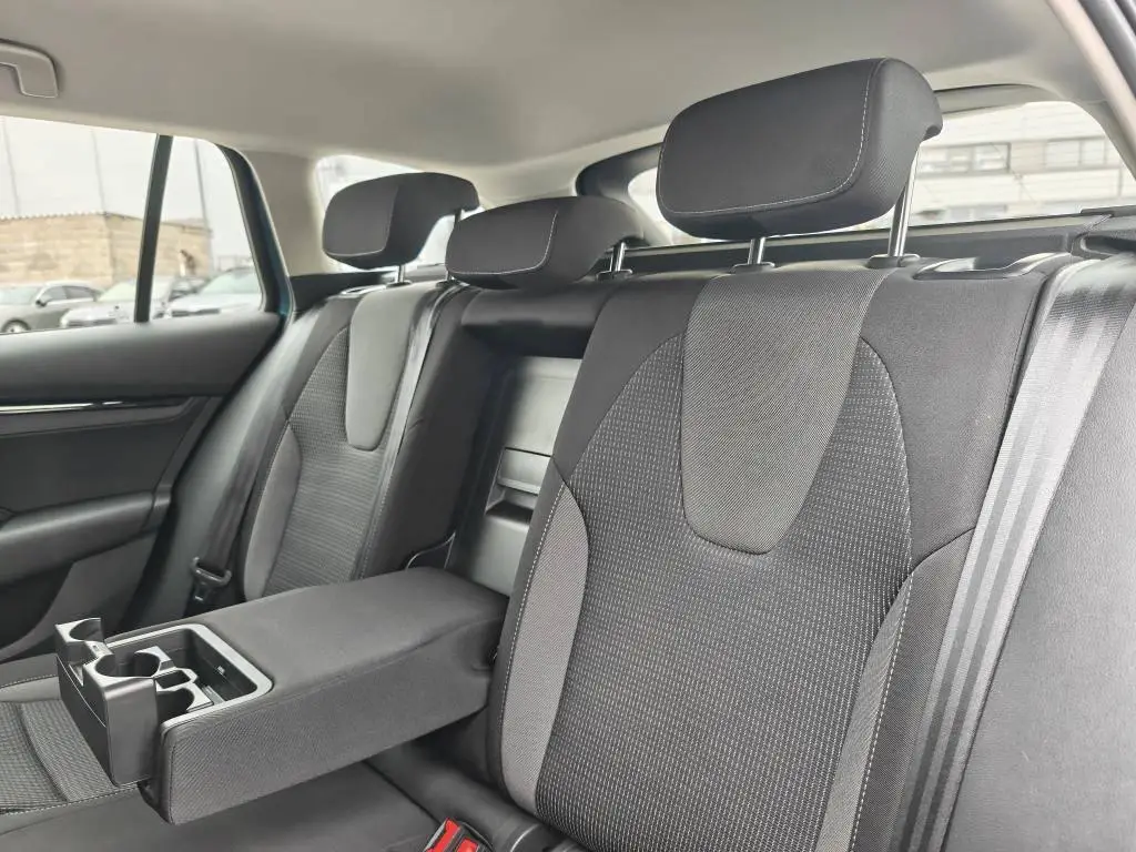 Škoda Octavia Combi Ambition 6MP 2,0TDI / 85kW
