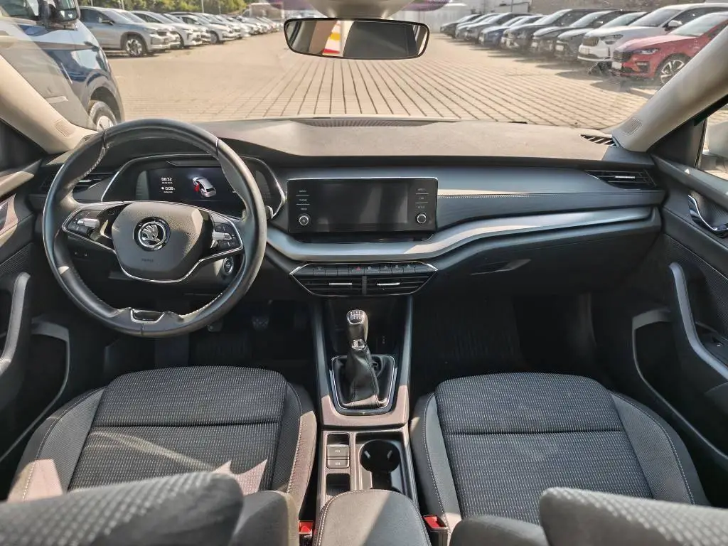 Škoda Octavia Combi Ambition 6MP 2,0TDI / 85kW
