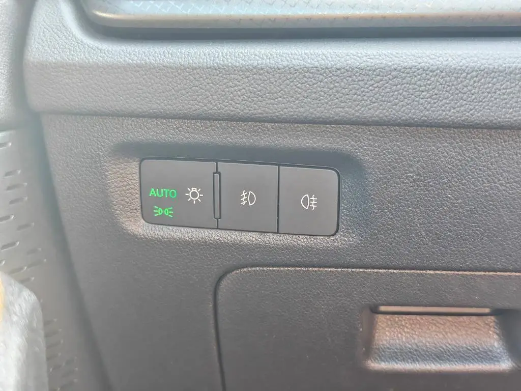 Škoda Octavia Combi Ambition 6MP 2,0TDI / 85kW