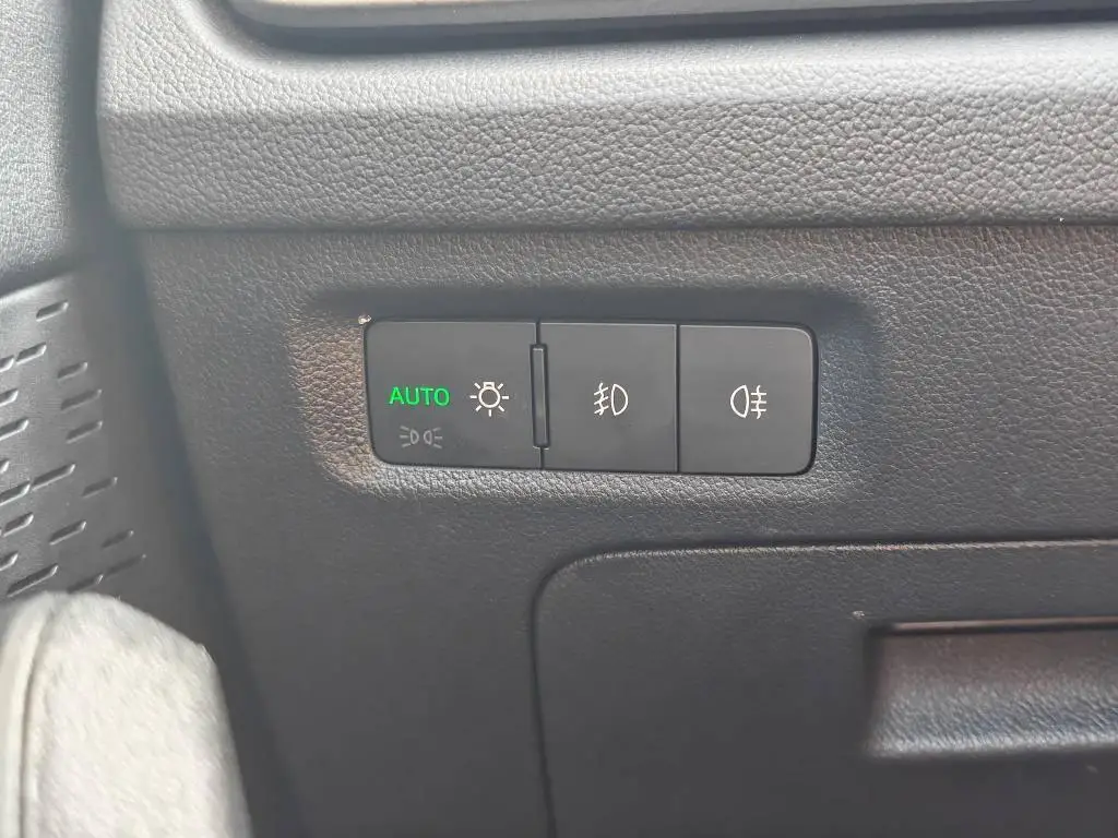 Škoda Octavia Combi Ambition 6MP 2,0TDI / 85kW