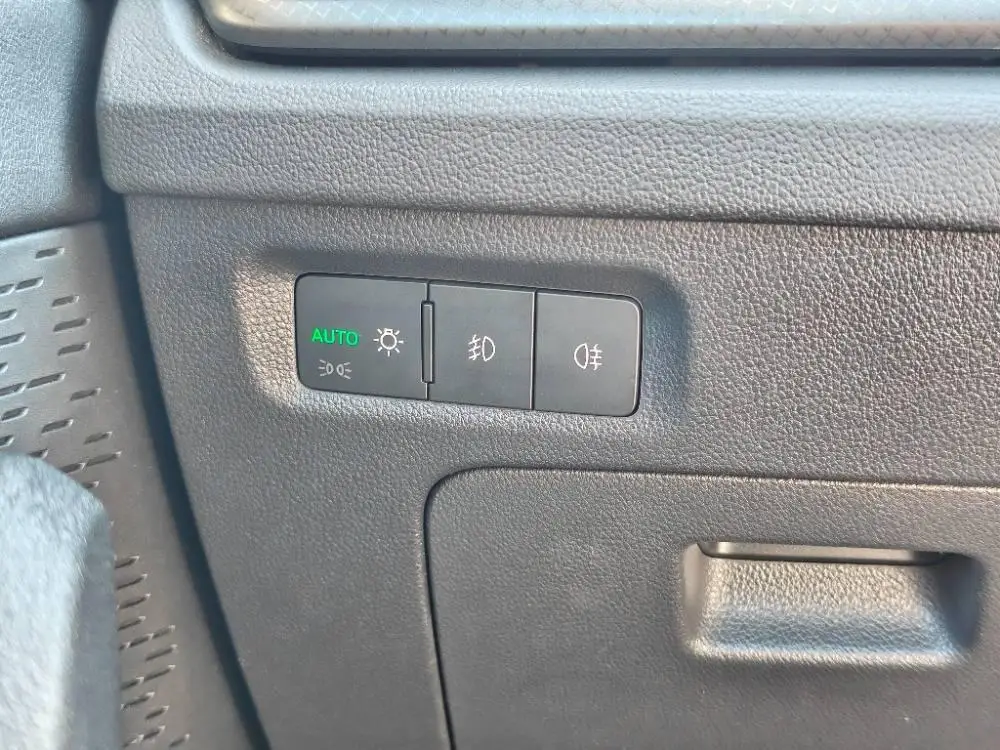 Škoda Octavia Combi Ambition 6MP 2,0TDI / 85kW