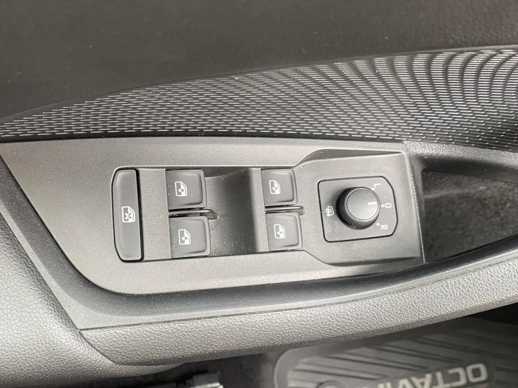 Škoda Octavia Combi Ambition 6MP 2,0TDI / 85kW