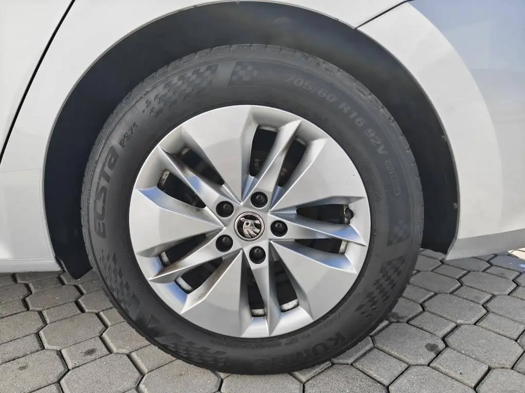 Škoda Octavia Combi Ambition 6MP 2,0TDI / 85kW