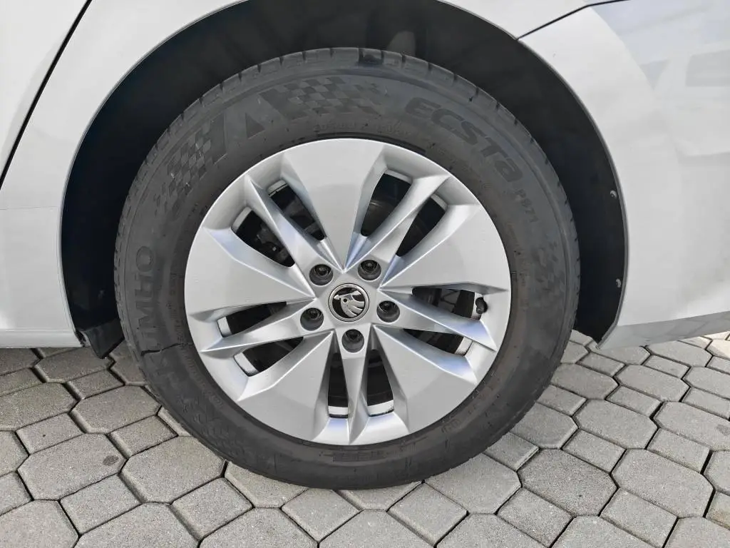 Škoda Octavia Combi Ambition 6MP 2,0TDI / 85kW