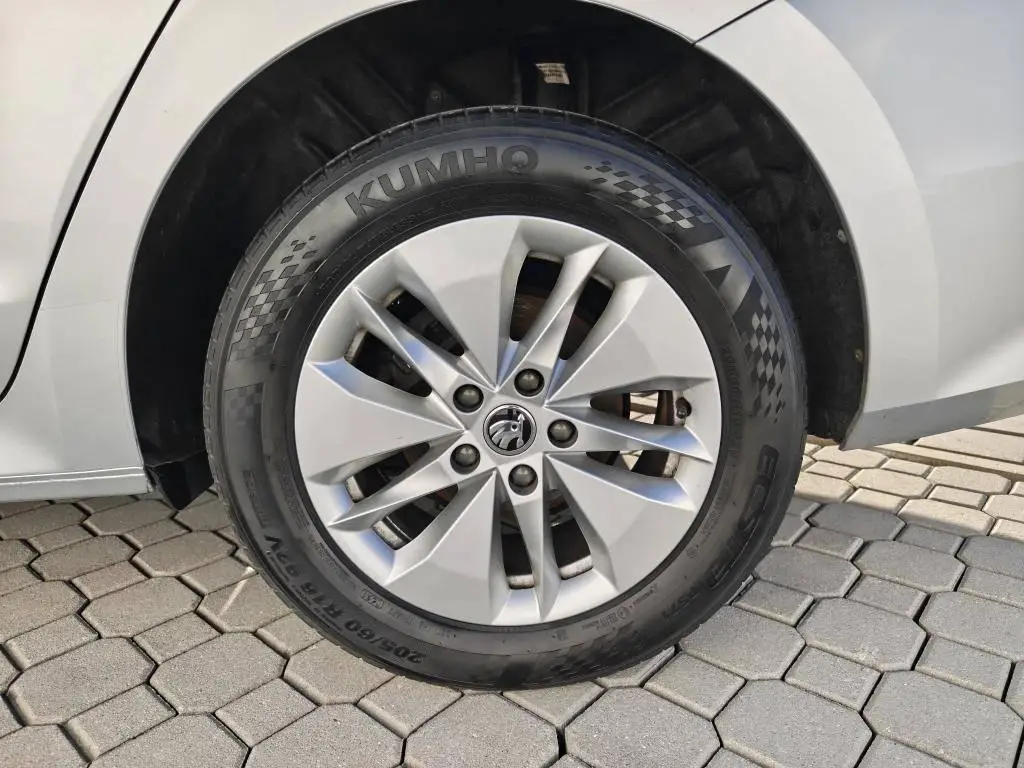 Škoda Octavia Combi Ambition 6MP 2,0TDI / 85kW