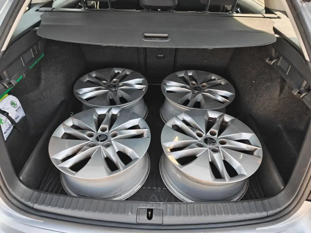 Škoda Octavia Combi Ambition 6MP 2,0TDI / 85kW