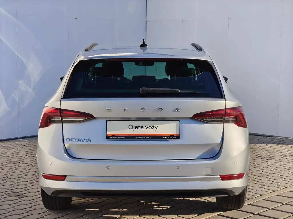 Škoda Octavia Combi Ambition 6MP 2,0TDI / 85kW