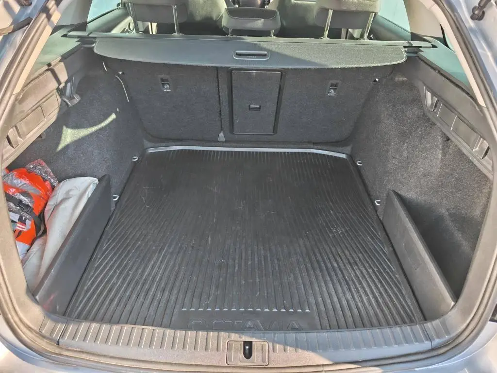 Škoda Octavia Combi Ambition 6MP 2,0TDI / 85kW