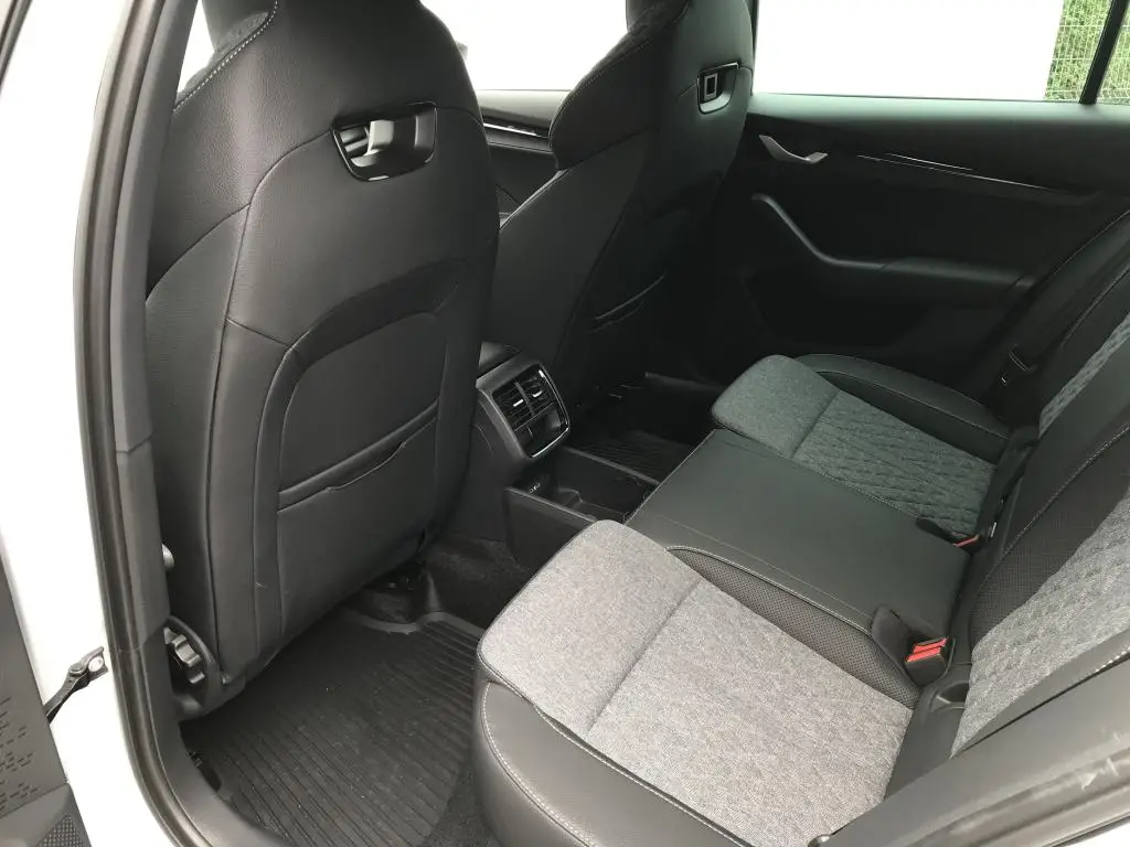 Škoda Octavia Combi Combi Sportline 7DSG  1,5TSI / 110kW