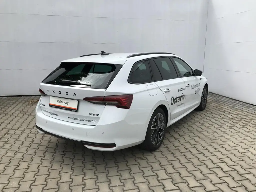 Škoda Octavia Combi Combi Sportline 7DSG  1,5TSI / 110kW