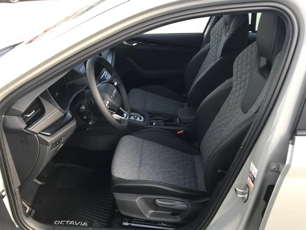 Škoda Octavia Combi Combi Sportline 7DSG  1,5TSI / 110kW