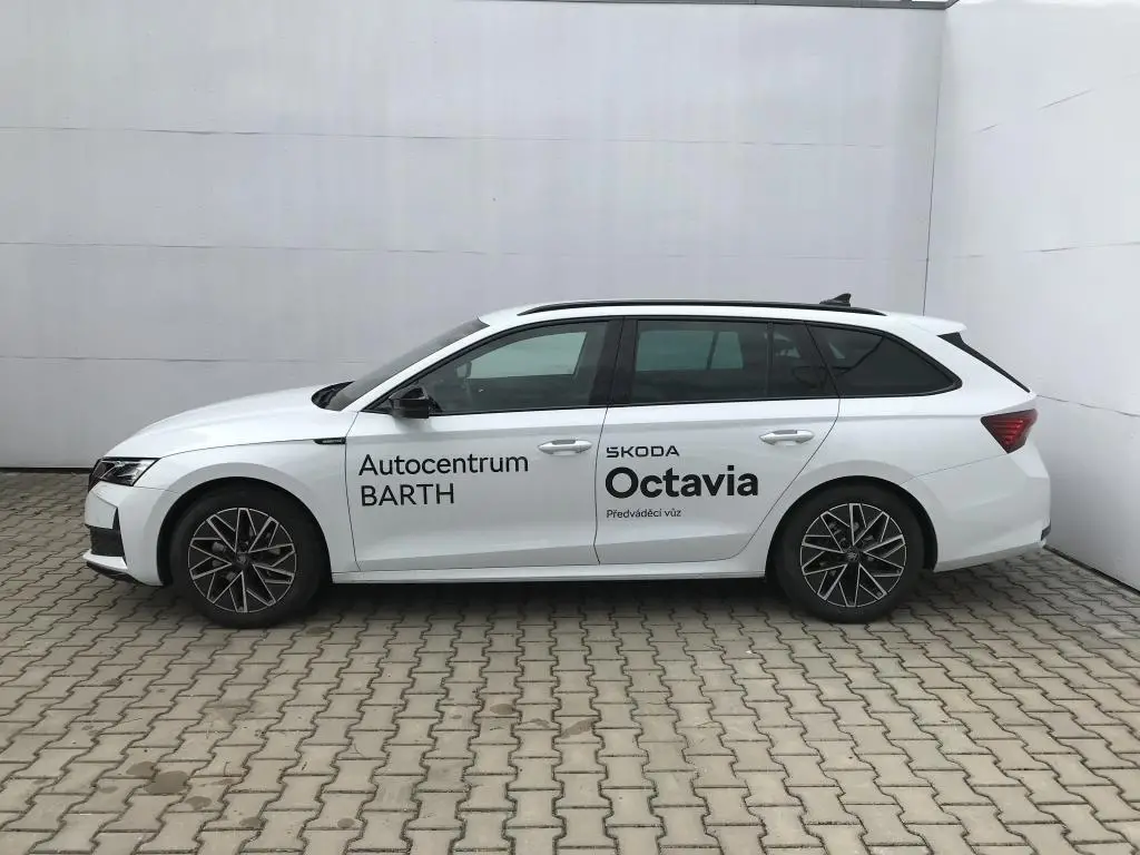 Škoda Octavia Combi Combi Sportline 7DSG  1,5TSI / 110kW