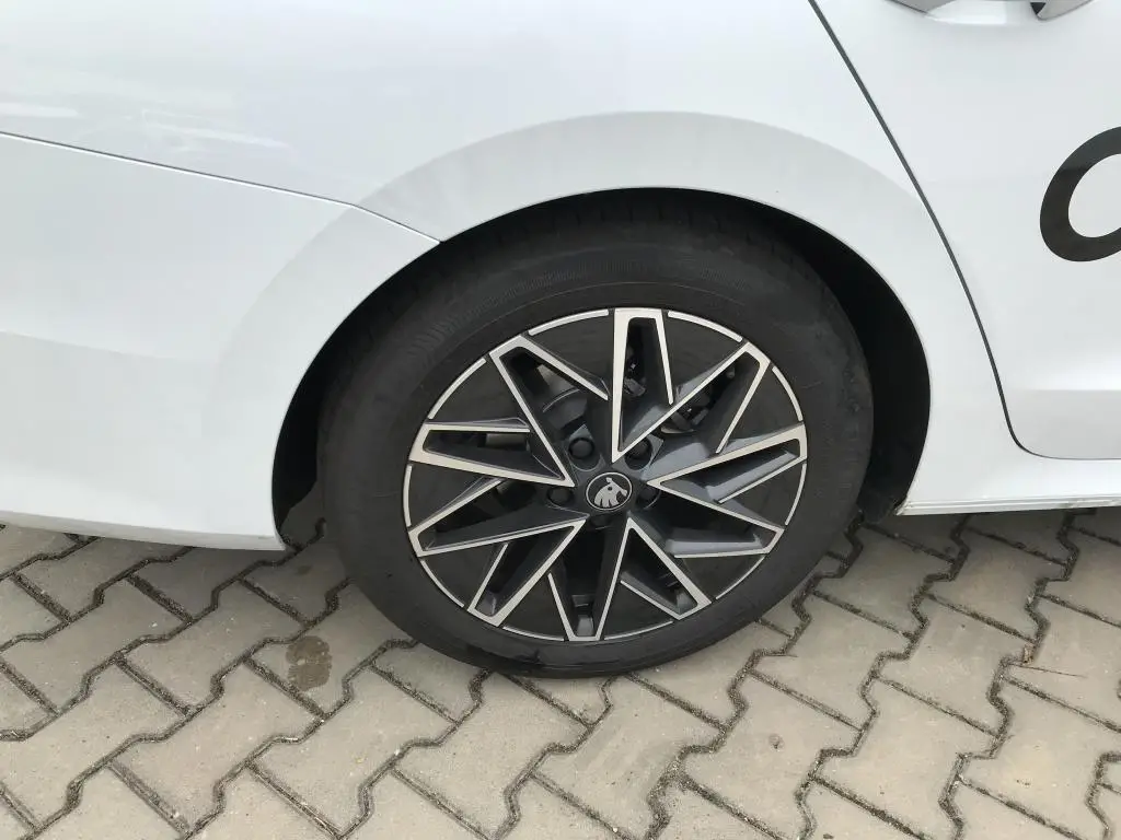 Škoda Octavia Combi Combi Sportline 7DSG  1,5TSI / 110kW