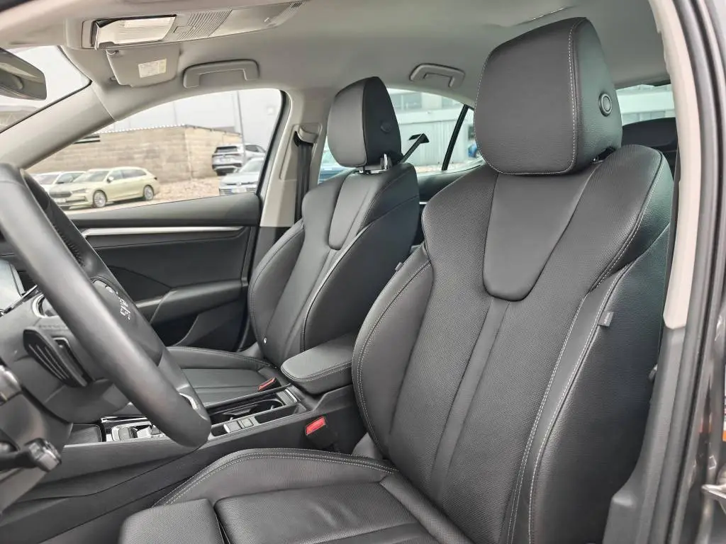 Škoda Octavia Exclusive Selection  7DSG m-HEV 1,5TSI / 110kW