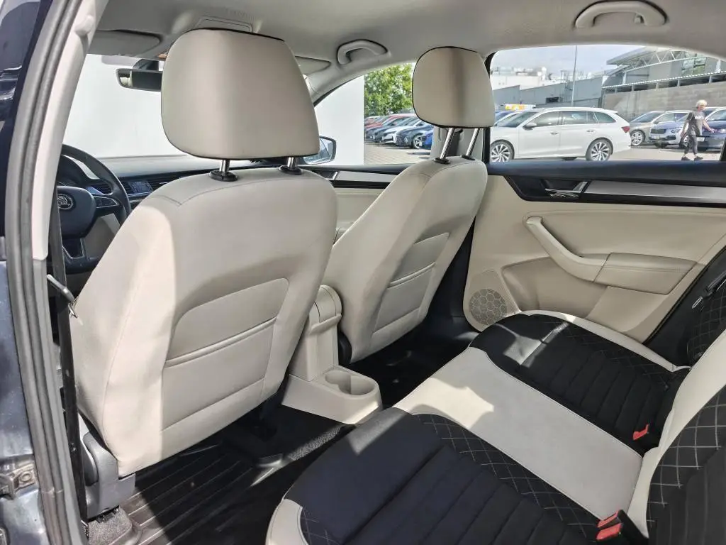 Škoda Rapid Rapid 1,0 TSI 81 kW Style 6MP 1,0 TSI / 81kW