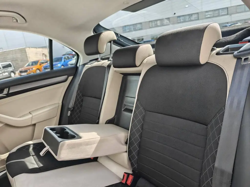 Škoda Rapid Rapid 1,0 TSI 81 kW Style 6MP 1,0 TSI / 81kW
