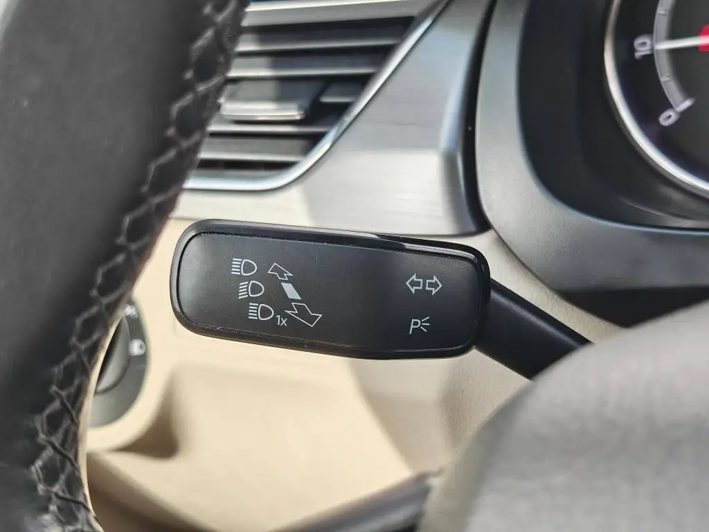 Škoda Rapid Rapid 1,0 TSI 81 kW Style 6MP 1,0 TSI / 81kW