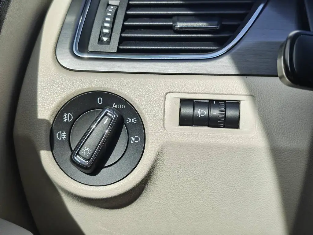 Škoda Rapid Rapid 1,0 TSI 81 kW Style 6MP 1,0 TSI / 81kW