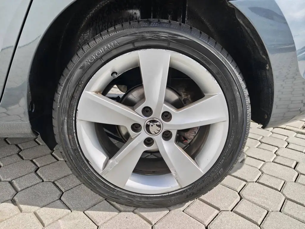 Škoda Rapid Rapid 1,0 TSI 81 kW Style 6MP 1,0 TSI / 81kW
