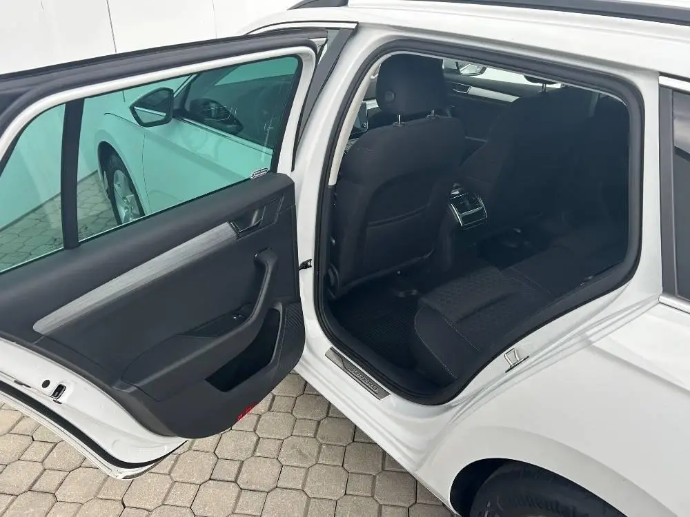 Škoda Superb Combi Ambition 7DSG 2,0TDI / 110kW