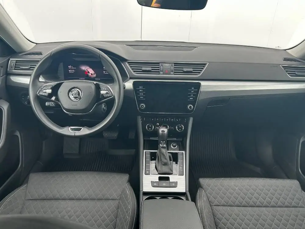 Škoda Superb Combi Ambition 7DSG 2,0TDI / 110kW