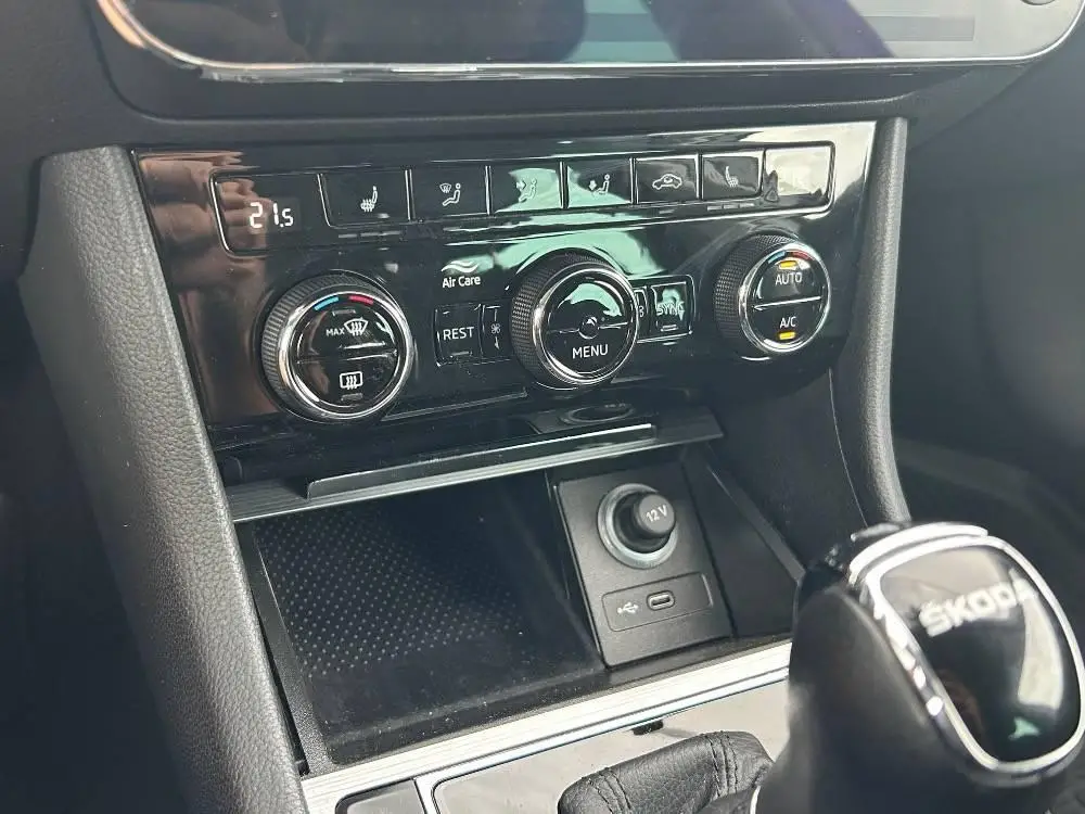 Škoda Superb Combi Ambition 7DSG 2,0TDI / 110kW