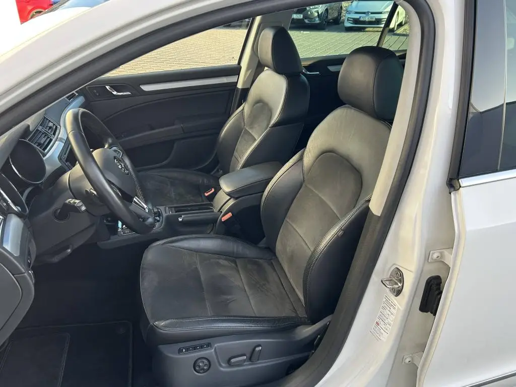 Škoda Superb Combi Elegance 4x4 DSG 2,0TDI / 125kW