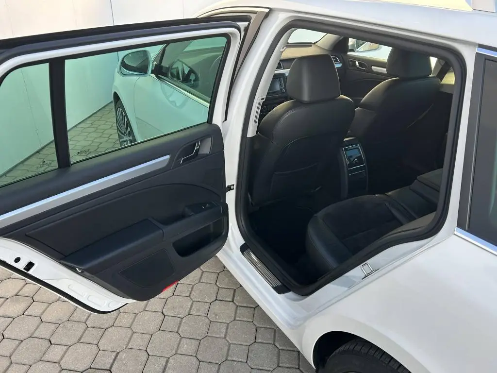 Škoda Superb Combi Elegance 4x4 DSG 2,0TDI / 125kW