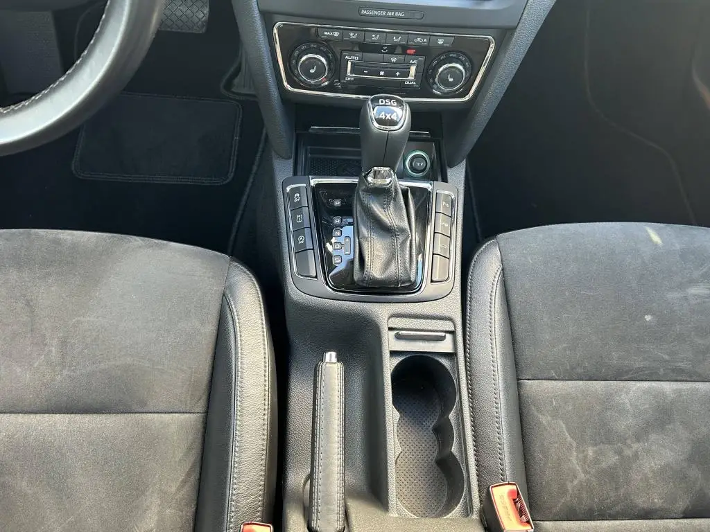 Škoda Superb Combi Elegance 4x4 DSG 2,0TDI / 125kW